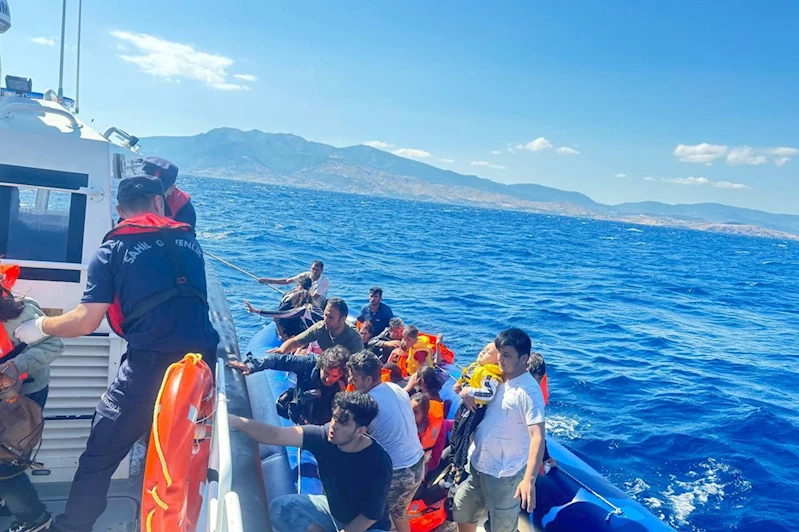 Çanakkale açıklarında 18 düzensiz göçmen yakalandı