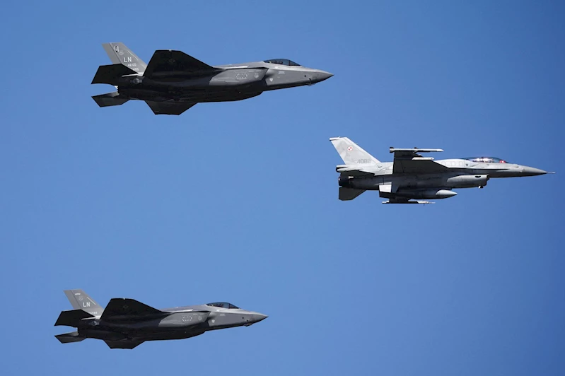 NATO uçakları Rusya