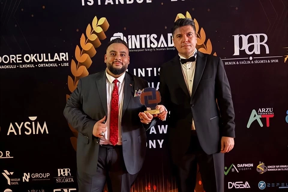 İş insanı Alioğlu’na İNTİSAD’dan başarı ödülü