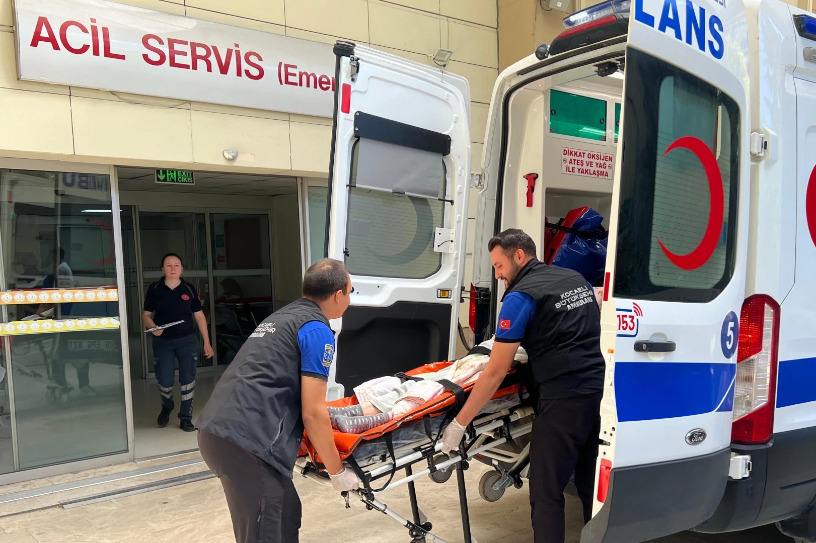 Kocaeli Büyükşehir’den 4 saatte 135 hasta transferi