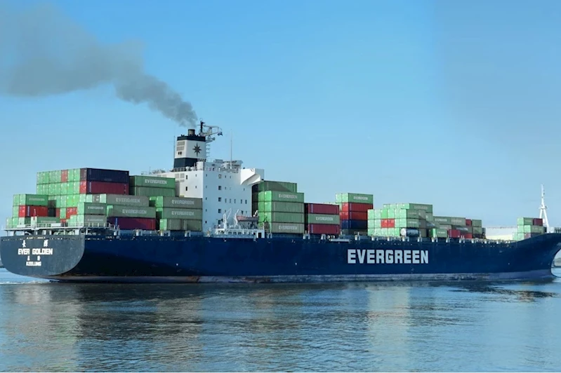 Yunan limanı işçileri, işgal rejimine giden askerî yükü boşaltmayı reddetti