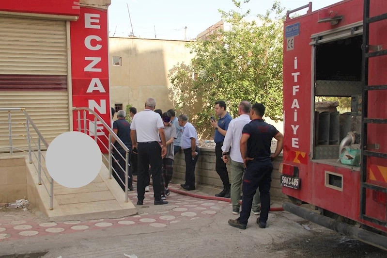 Yangın merdivenine bırakılan eşyalar alev aldı, facia son anda önlendi