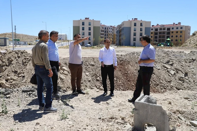 Prof. Dr. Mehmet Şirik, Kahta’da Aile Sağlığı Merkezi Projesini yerinde inceledi 
