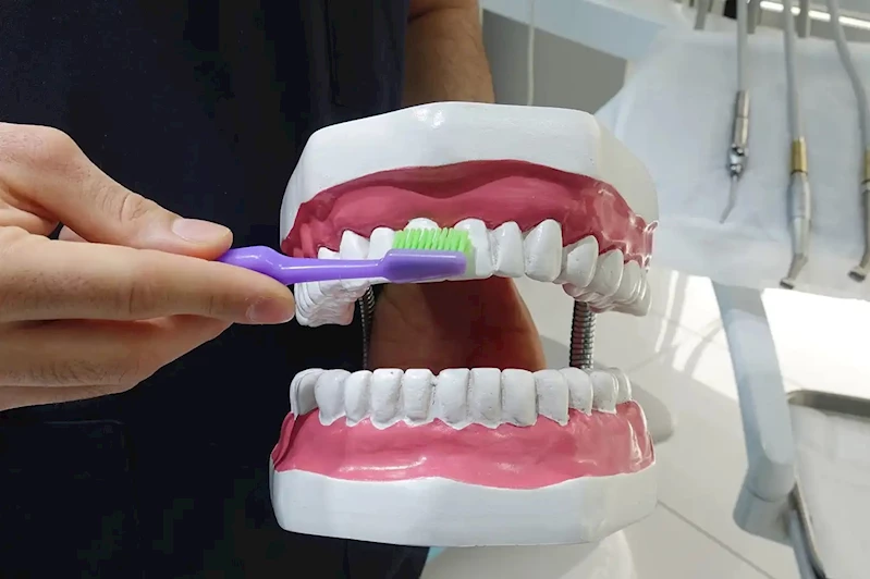 Diş sağlığını olumsuz etkileyen etkenlere dikkat!