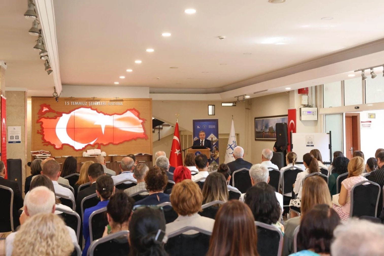 DEÜ’de 15 demokrasi ve milli birlik mesajı verildi