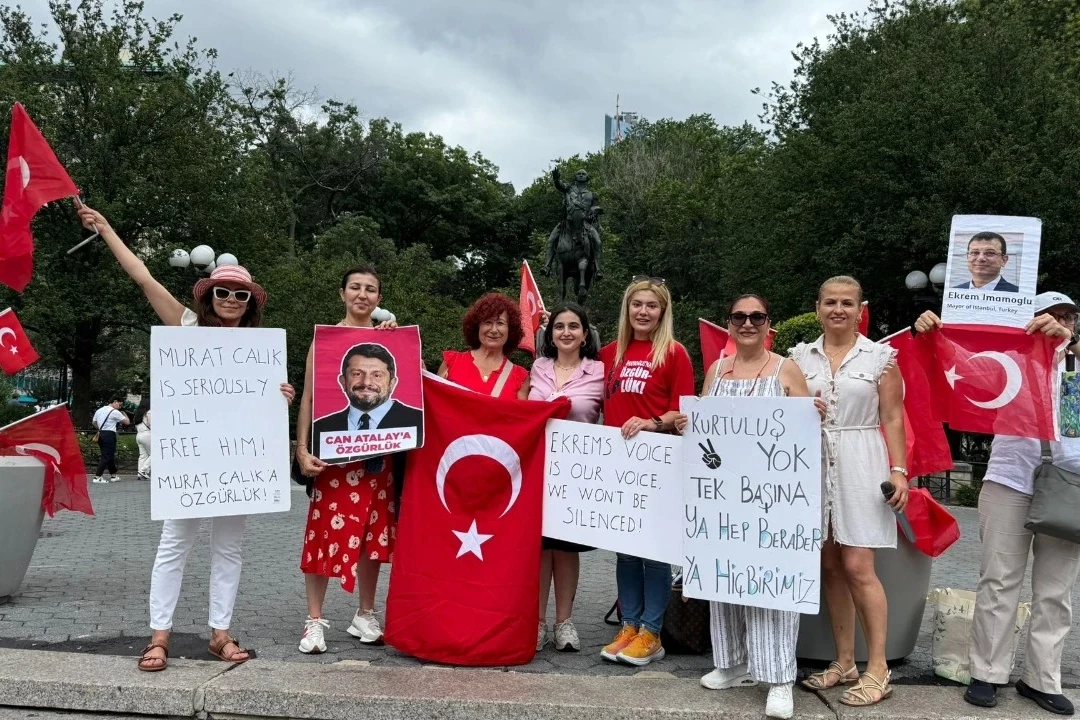 New York’ta İmamoğlu ve tutuklu isimlere protesto