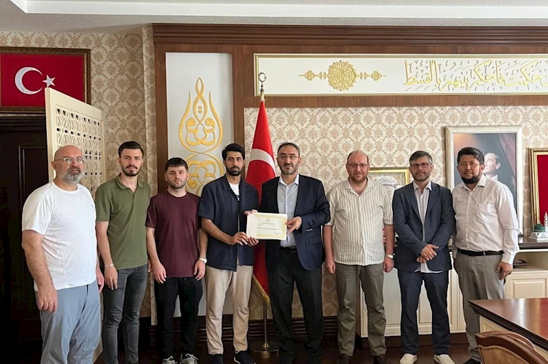 Gazze için anlamlı bağış: Mezuniyet bütçesini Gazze’ye bağışladılar