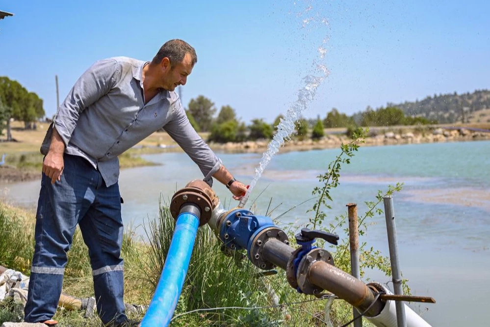 Mersin’de sulama borusu desteğiyle çiftçiye can suyu