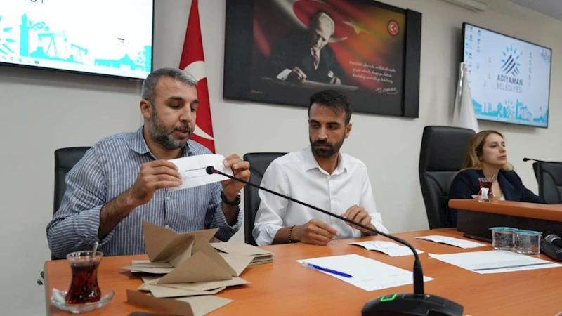 AK Partili meclis üyesi CHP’ye geçti: Ufuk Bayır Adıyaman Belediyesi Başkan Vekilliği’ne seçildi  - Videolu Haber