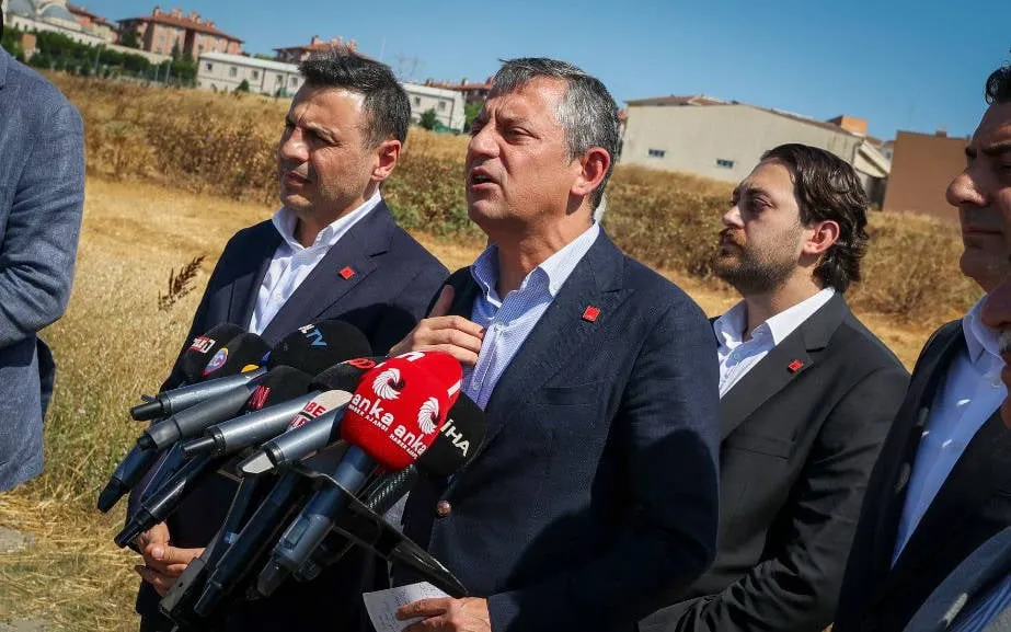 Özgür Özel: Beyaz Toroslara teslim olmadık, ak toroslara teslim olmayacağız