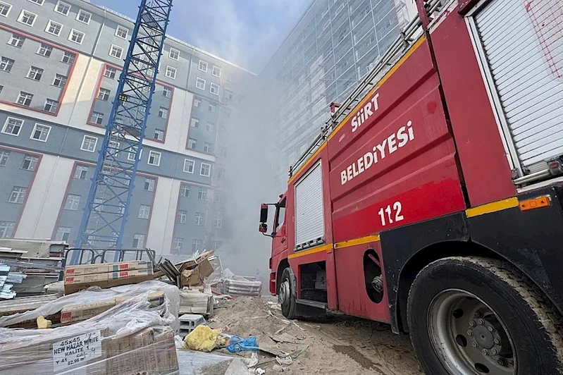 Eğitim ve Araştırma Hastanesi yanındaki KYK inşaatında yangın