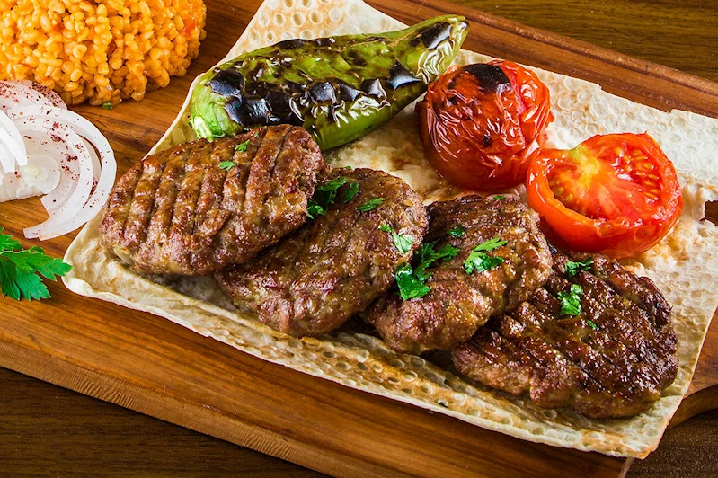 Dana ve kuzu eti diye satılan ürünlerde kanatlı eti çıktı