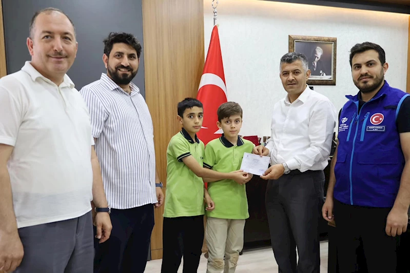 Hafızlık öğrencilerinden anlamlı bağış