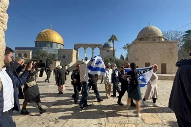 Yahudi çeteler Mescid-i Aksa