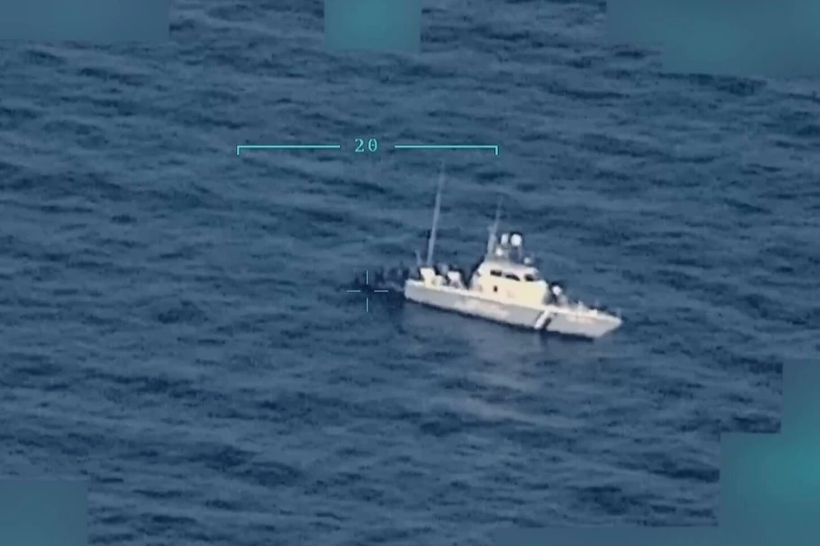 Yunanistan’ın denize bıraktığı düzensiz göçmenleri Sahil Güvenlik kurtardı