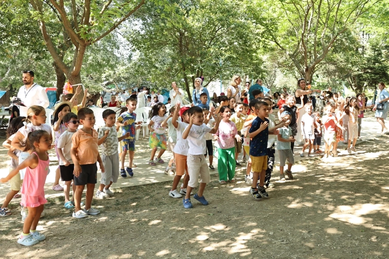 Bursa Nilüferli çocuklar yaz kütüphanesinde okula hazırlandı
