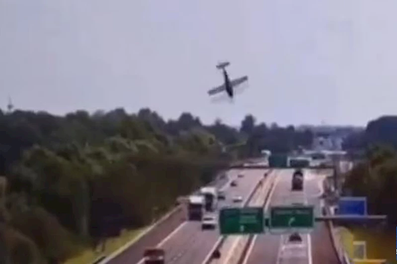 İtalya’da uçak kazası: 2 ölü