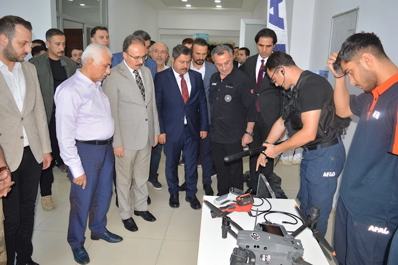 Siirt’te AFAD gönüllülerine kimlik dağıtıldı, yeni ekipmanlar tanıtıldı