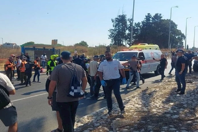 siyonist rejimde araçlı sadırı şoku: Çok sayıda yaralı var