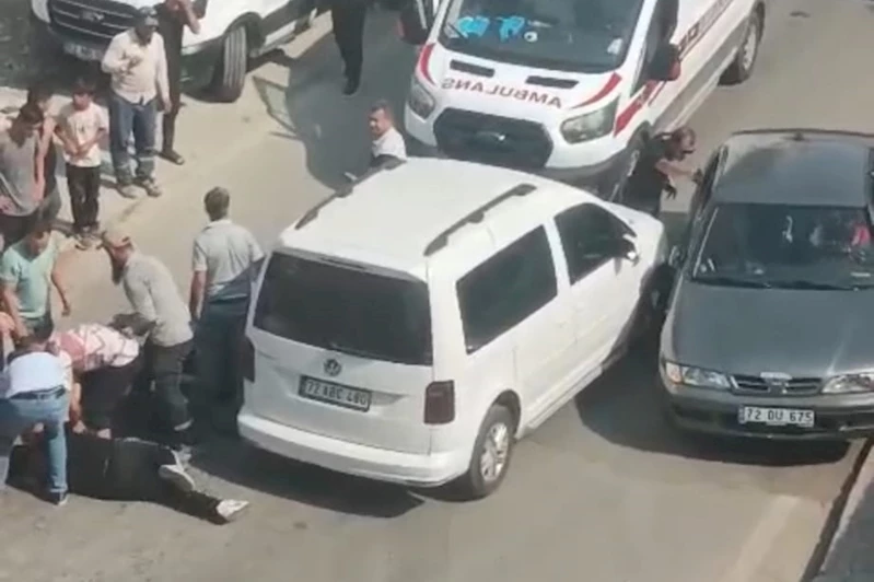 Motosiklet ile ticari taksi çarpıştı: 1 ağır yaralı