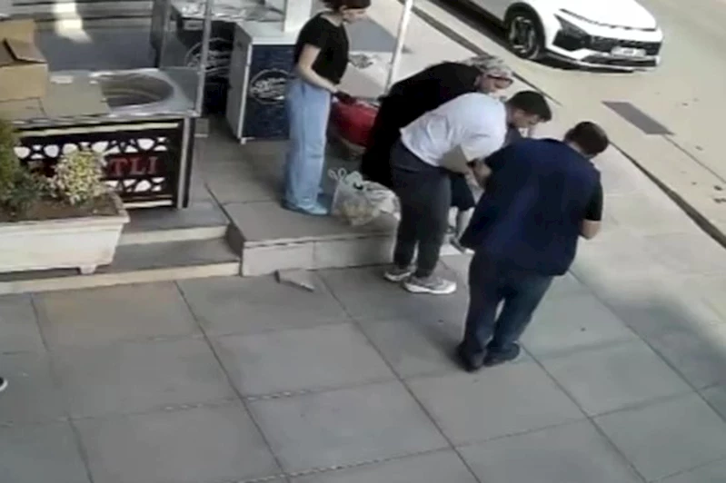 Eczacı, Heimlich manevrası ile çocuğun hayatını kurtardı