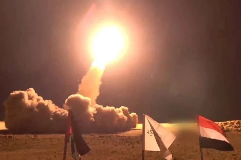 Ensarullah siyonistlere ait hedefleri füzelerle vurdu