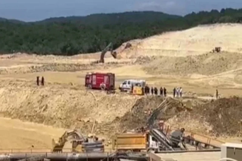 Kum ocağında göçük: 2 işçi göçük altında kaldı