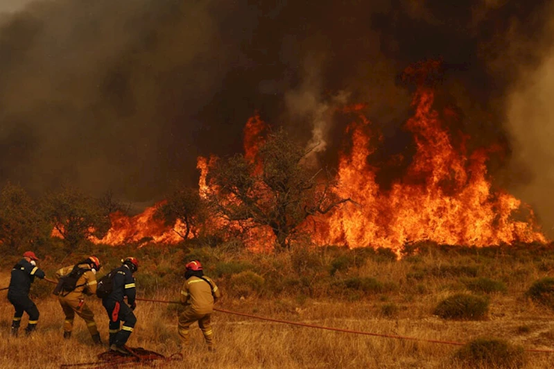 Girit’te orman yangını