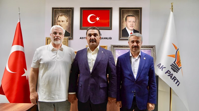 Yeniden Refah Partisi’nden AK Parti’ye geçti: İrfan Yıldız rozetini taktı 