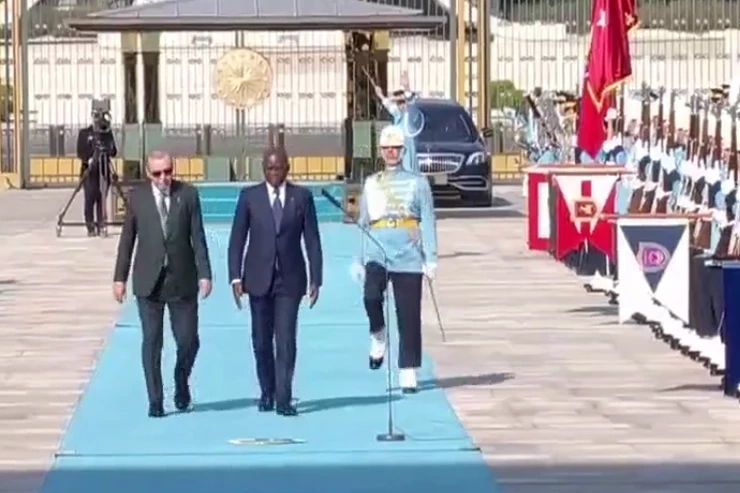 Gabon Cumhurbaşkanı Nguema Külliye