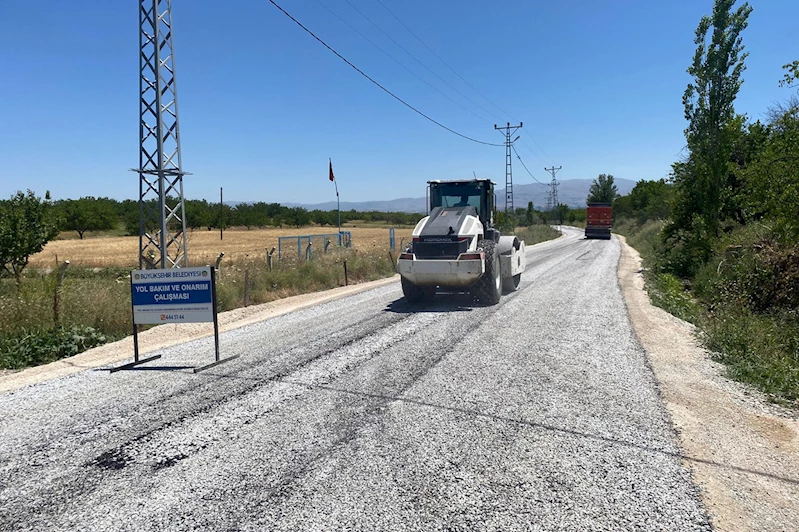 Malatya Büyükşehir Belediyesi ilçelerdeki yolları yeniliyor