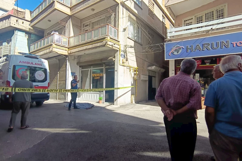Balkondan düşen yaşlı adam hayatını kaybetti