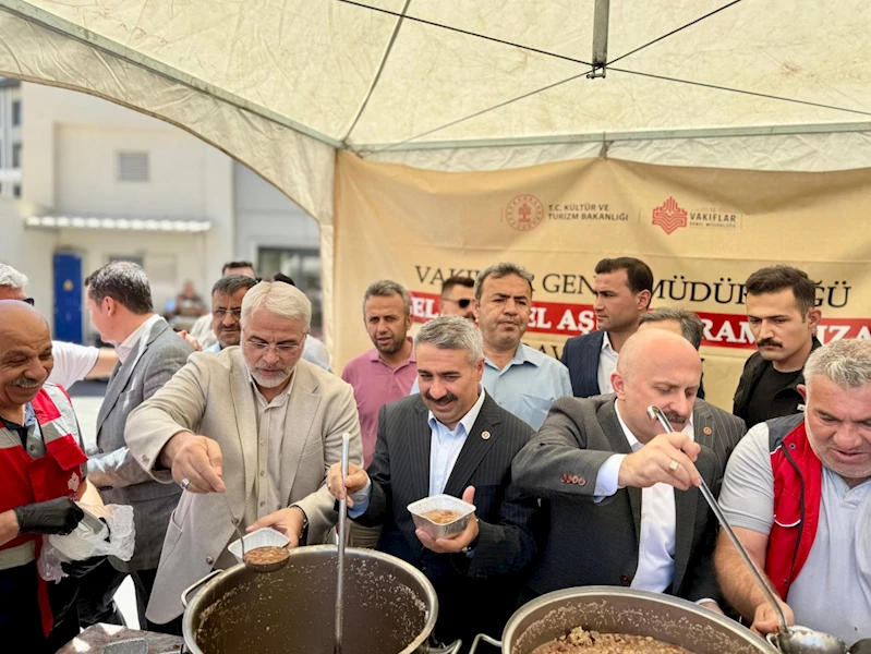 Adıyaman’da geleneksel aşure etkinliği yoğun katılımla gerçekleştirildi 