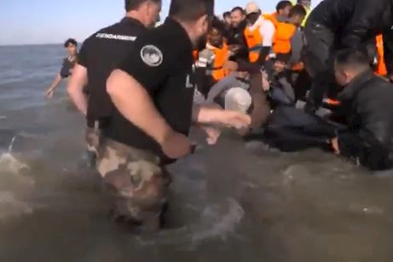 Fransız polisinden göçmen botuna insanlık dışı müdahale