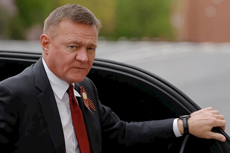 Görevden alınan bakan, saatler sonra ölü bulundu! 