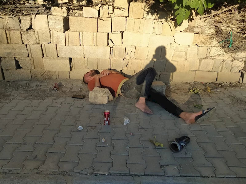 Adıyaman’da madde kullanan şahıs emniyet binası karşısında yere yığıldı 