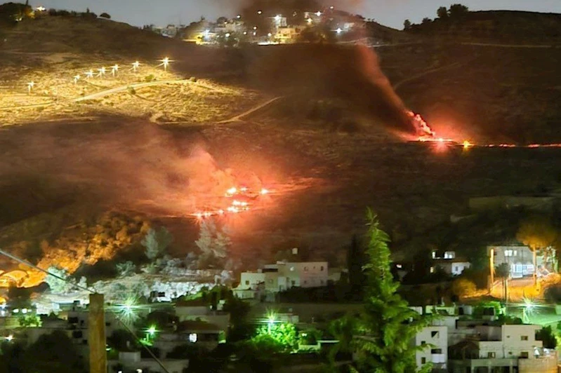 Yahudi çeteler Filistinlilere saldırdı: Tarım arazileri ateşe verildi