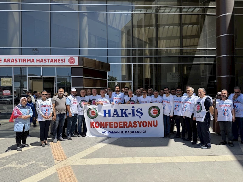 Sağlık çalışanlarından şehitler için Kuran-ı Kerim Tilaveti  - Videolu Haber