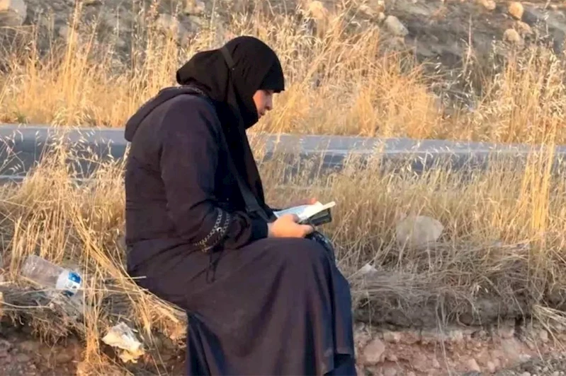 Şanlıurfa’da takla atan araçtan yara almadan çıkan kadın Kur