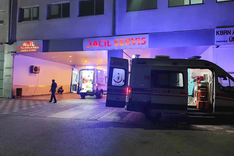 Sözlü tartışma bıçaklı kavgaya dönüştü: 4 yaralı, 8 gözaltı