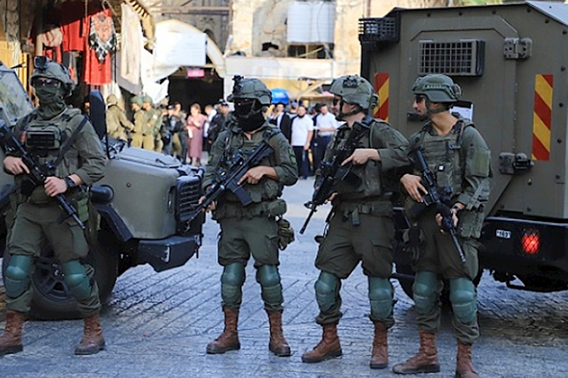 Siyonist rejim, casuslarına tazminatı Filistin vergilerinden ödedi