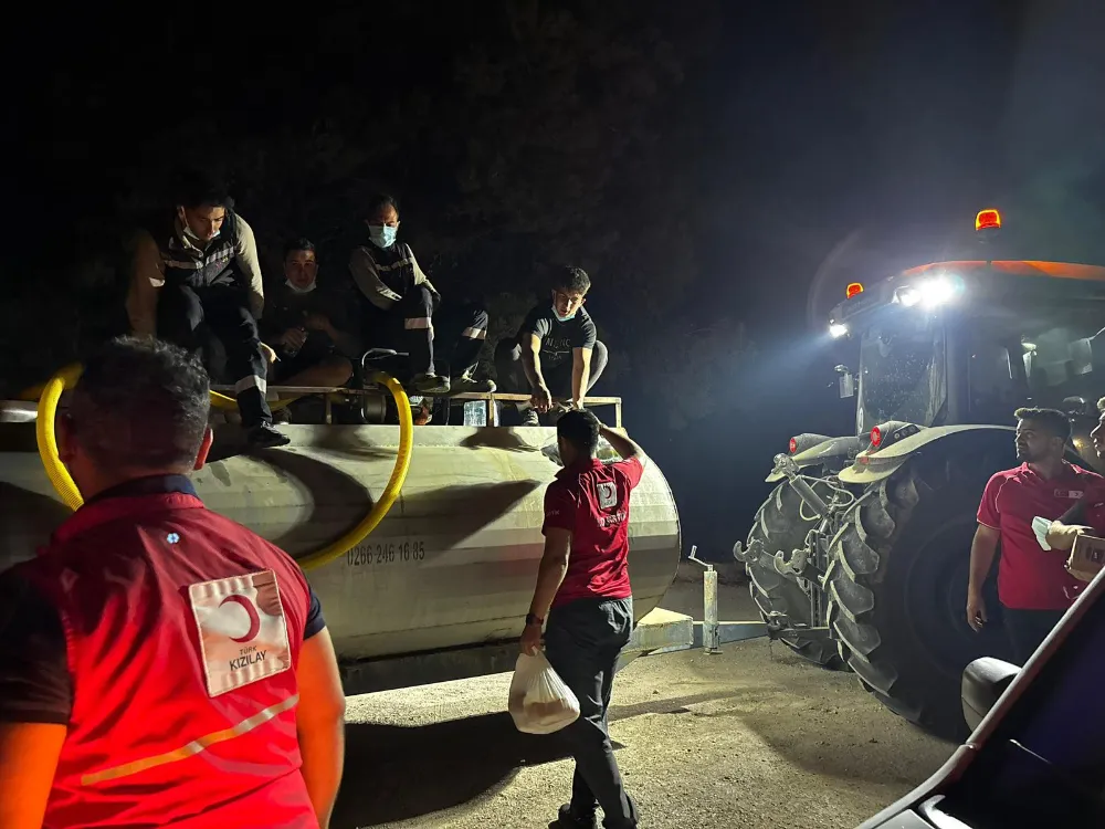 Kızılay’dan Yangın Bölgelerine 7/24 Destek