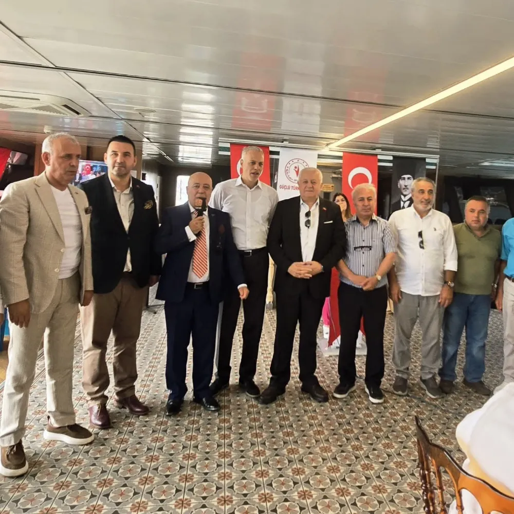 500 kişi boğaz turunda 