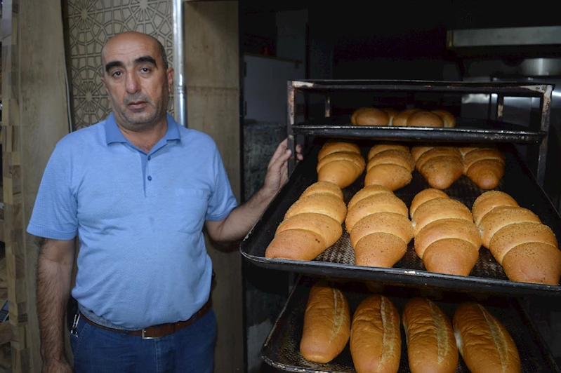 Ekmeğe yapılan zam tepki çekti: En ucuz şey ekmek ve su olmalı