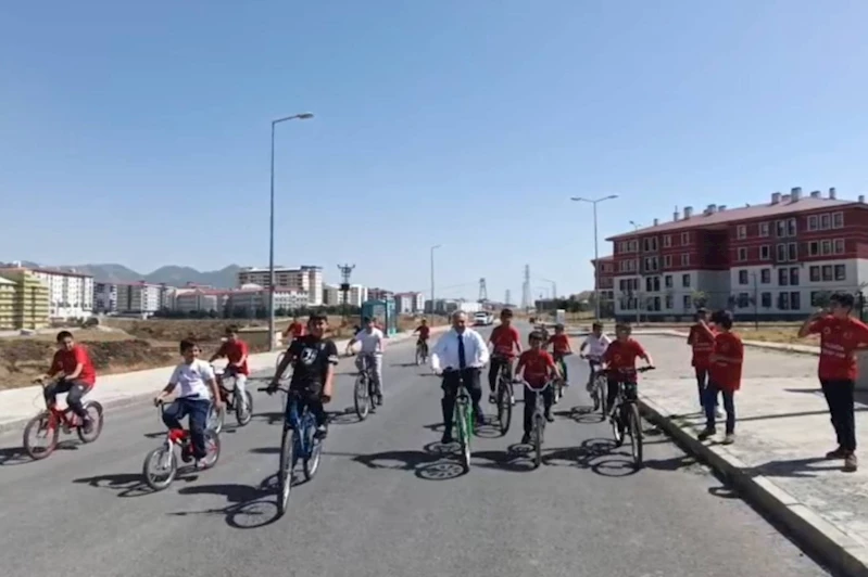 Kur’an kursu öğrencileri pedal çevirdi