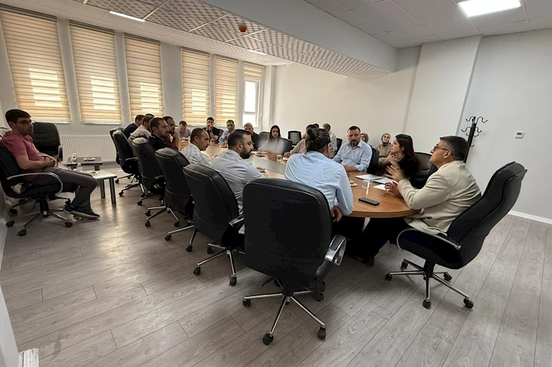 Siirt İl Sağlık Müdürü Hacıoğlu başkanlığında ‘sağlık yönetimi zirvesi’ düzenlendi