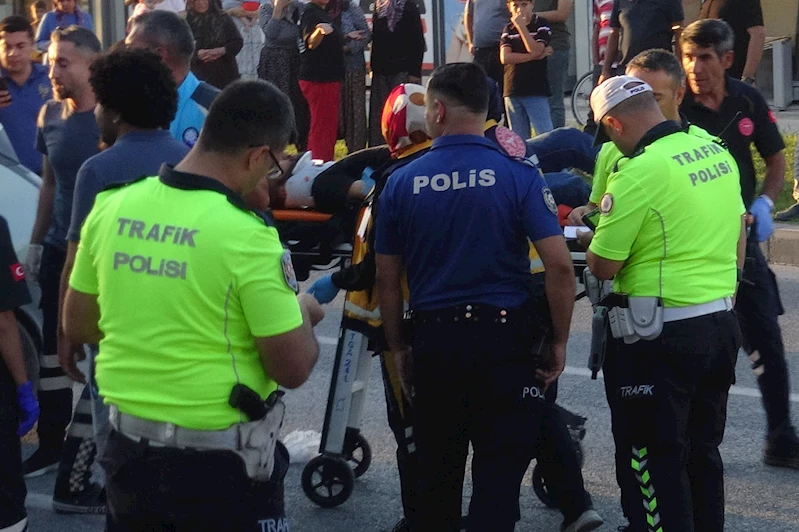 Ticari taksi orta refüje çarparak devrildi: 1 yaralı