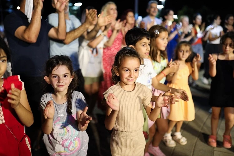 Bursa Gemlik’te yaz akşamları keyifle geçiyor