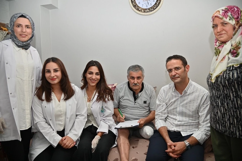 Manisa Büyükşehir ihtiyaç sahiplerinin yanında