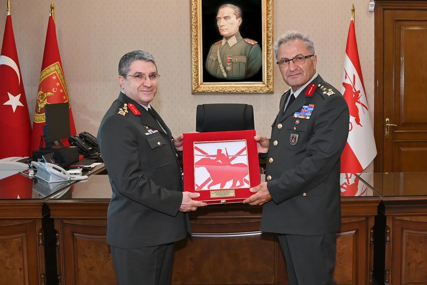 Kara Kuvvetleri ve Genelkurmay’da devir teslim